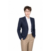 馮顥筠 女士 - 理事